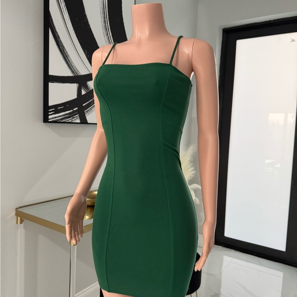 Forever 21 Dresses & Skirts - Elegant Green Spaghetti Strap Dress